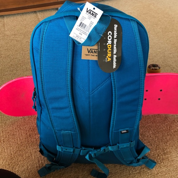 🎉‼️FLASH PARTY SALE‼️🎉HP 3/19🎉NWT Unisex Vans utility backpack. - Picture 2 of 14